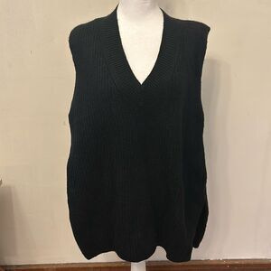 Vince Camuto black oversized V neck sweater vest Size S EUC